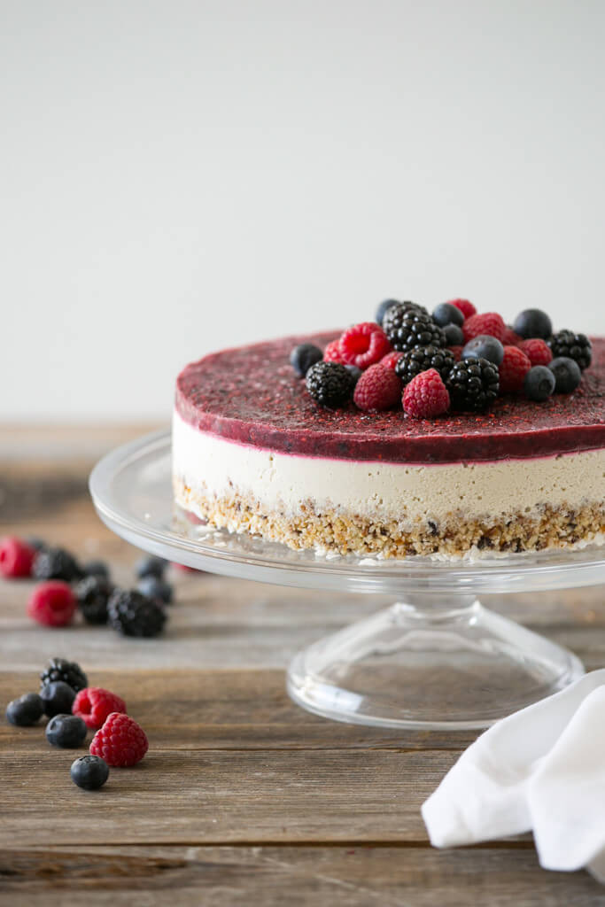 raw mixed berry and vanilla bean cheesecake