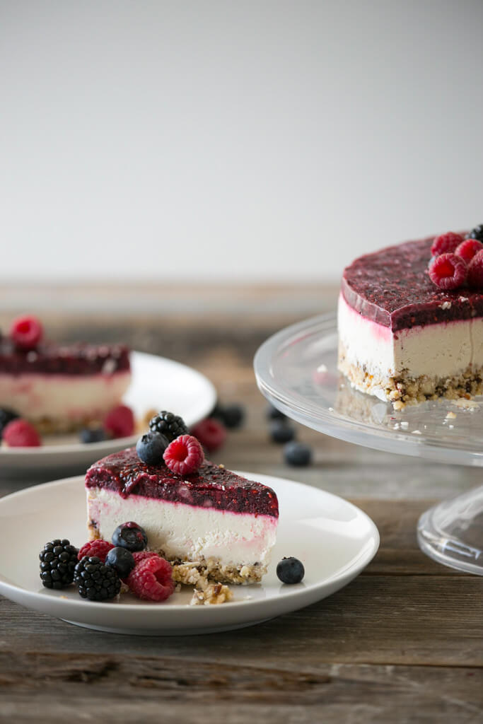 raw mixed berry and vanilla bean cheesecake