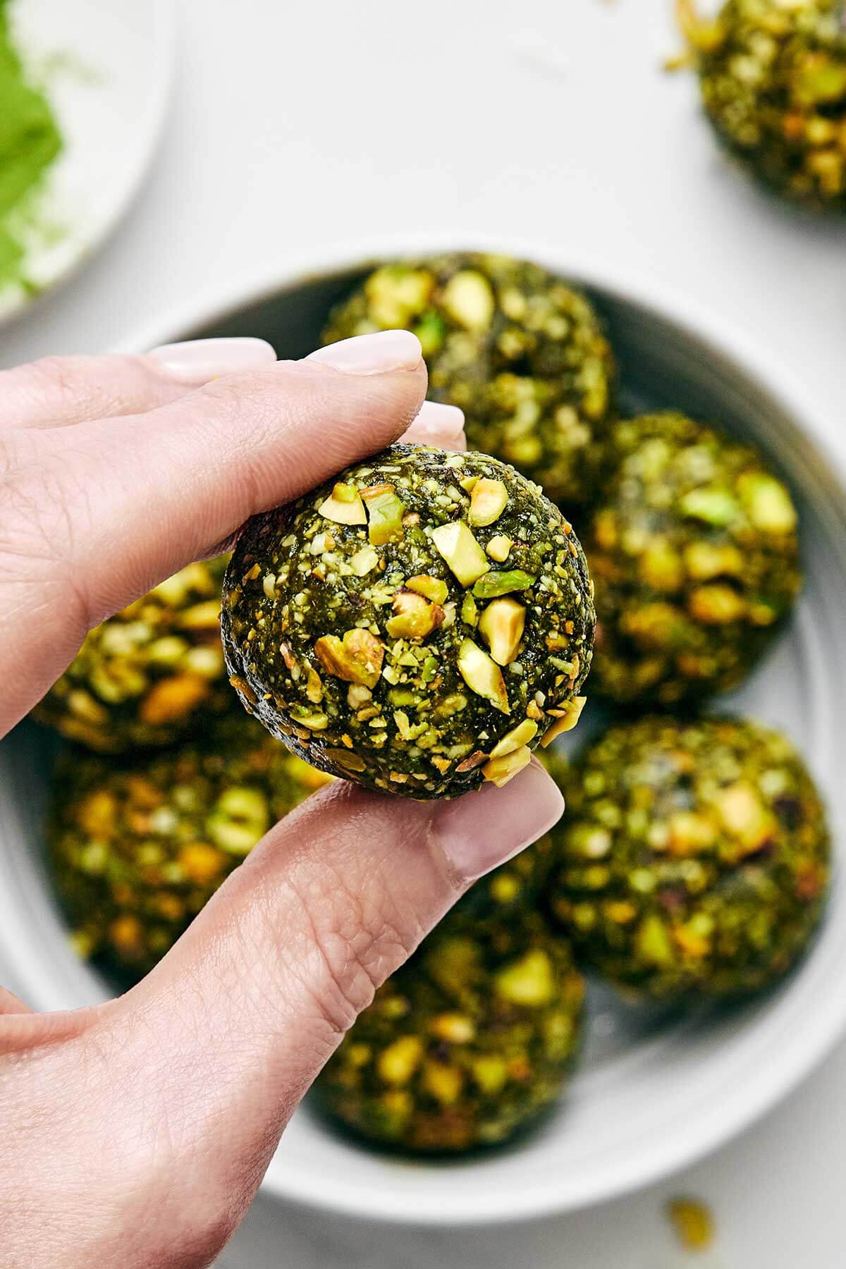 These matcha pistachio energy balls are my favorite power-packed healthy snack. Plus, they’re super easy to make and prep for the week! Matcha pistachio energy balls.