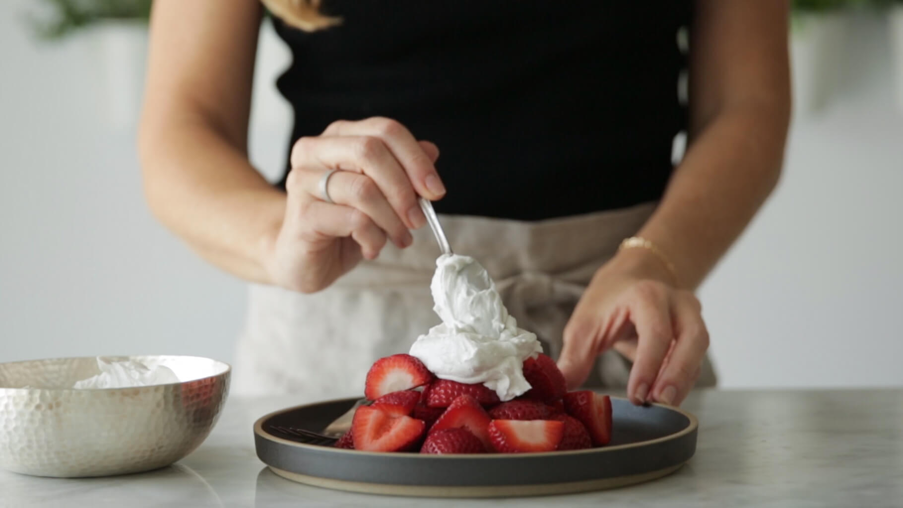 How to Make Coconut Whipped Cream (dairy-free, paleo, vegan)