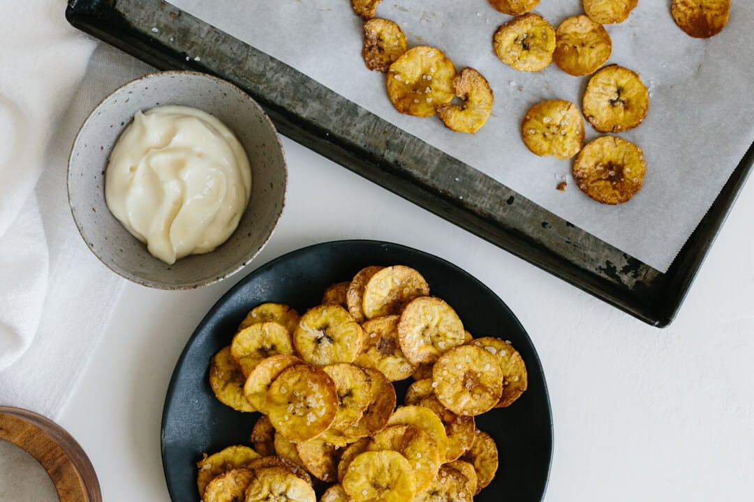 baked plantain chips