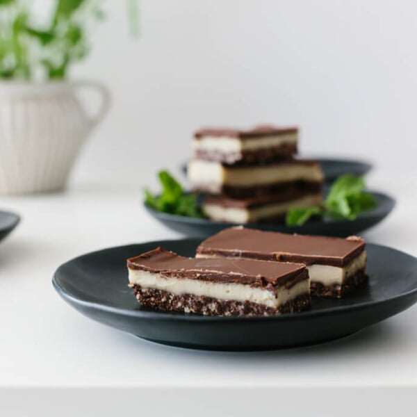 (gluten-free, dairy-free, paleo, vegan) The most delicious chocolate peppermint slice (or bar or square, depending on how you cut them). It's decadently, creamy and delicious. The perfect (almost healthy) sweet treat!