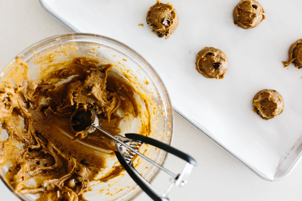 These flourless chocolate chip tahini cookies are gluten-free, nut-free and paleo. They're soft, chewy and utterly delicious. So easy to make! #TahiniCookies #Tahini #ChocolateChipCookies #CookieRecipe #Paleo #GlutenFree