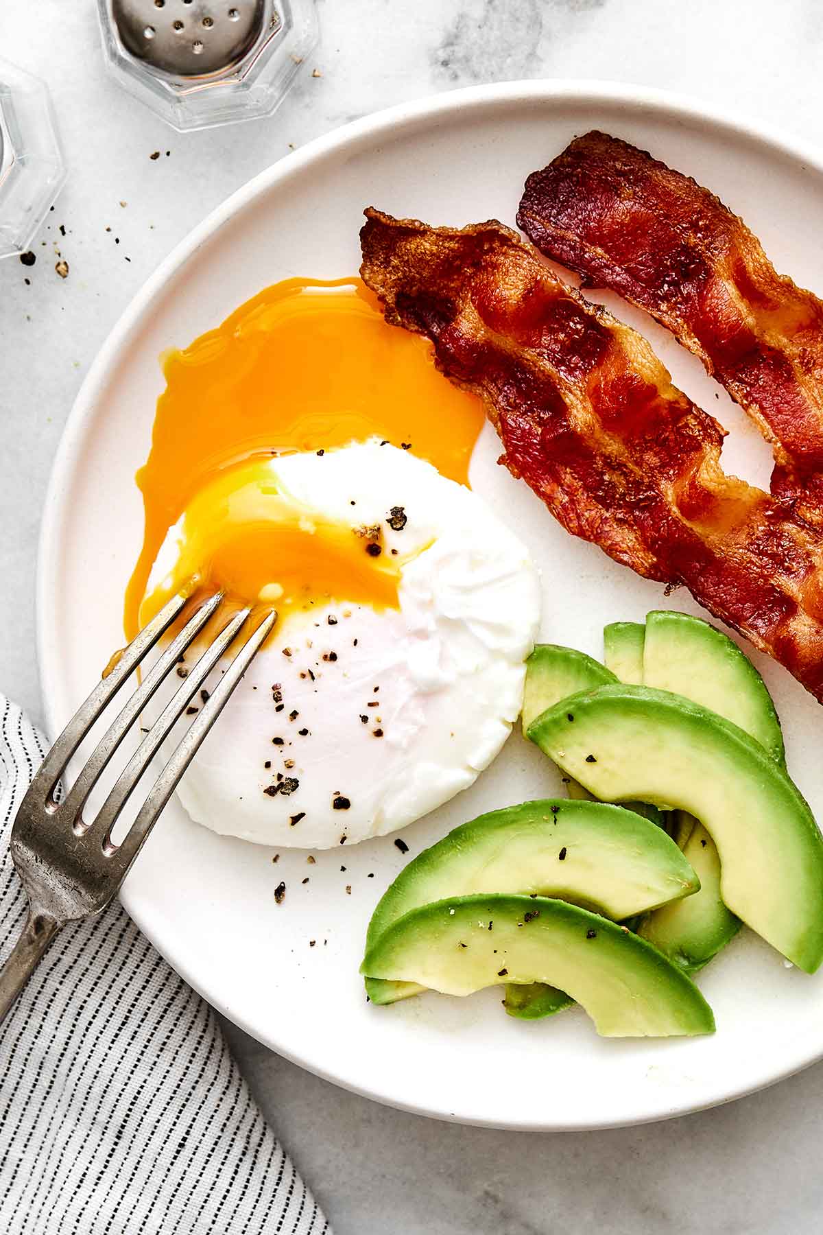 How to make poached eggs.