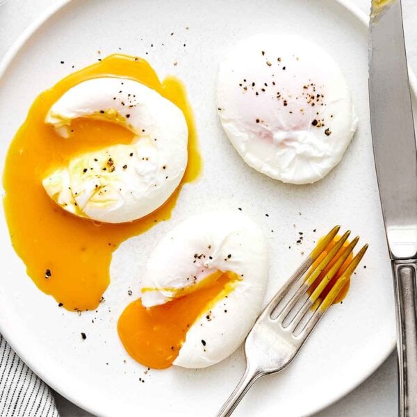 How to make poached eggs perfectly.
