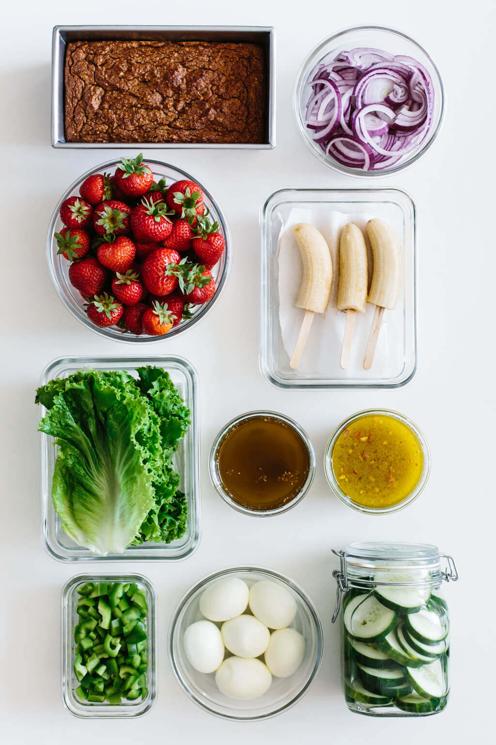 Have an endless supply of light and fresh meals throughout the summer with this new meal prep plan. Today I'm showing you how to turn 10 ingredients into delicious smoothies, vibrant salads and satiating snacks.