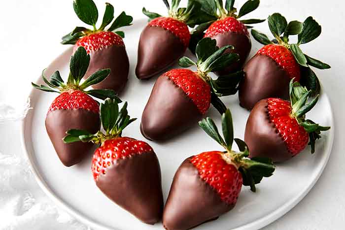 How to make chocolate covered strawberries.