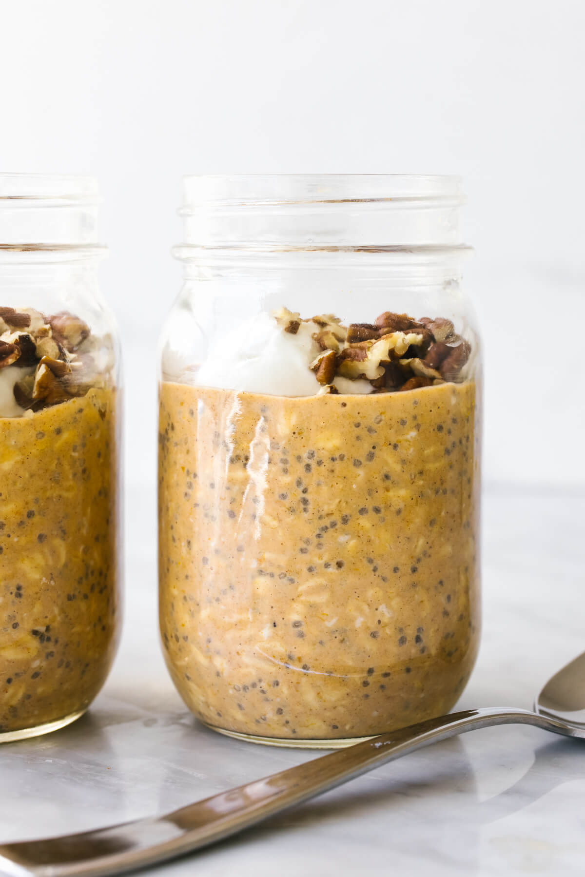 Pumpkin pie overnight oats in a jar.