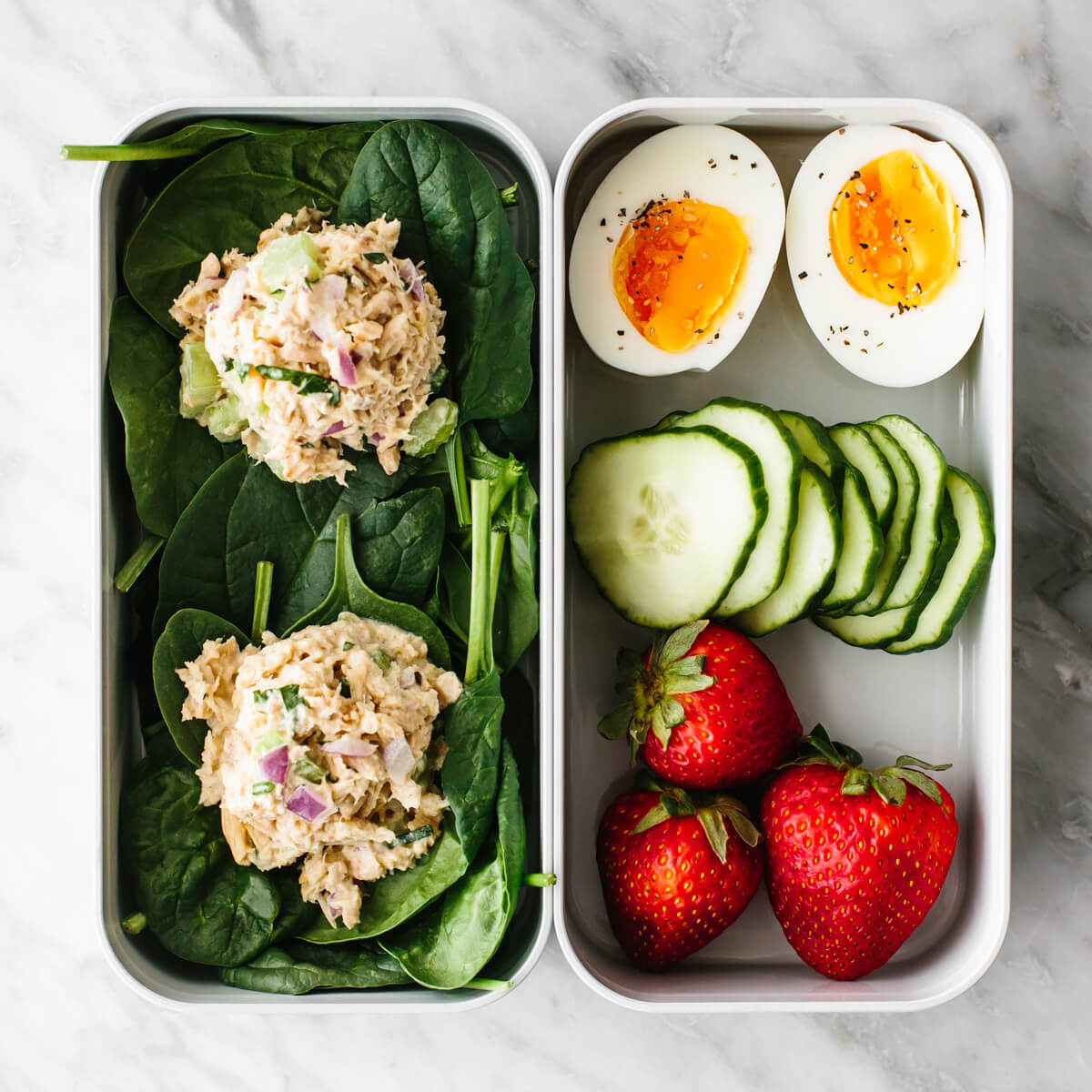 This budget meal prep shows that healthy eating doesn't have to break the bank. Turn 11 prepped ingredients into 7 meals that costs $3 or less! Tuna salad bento box for a budget meal prep