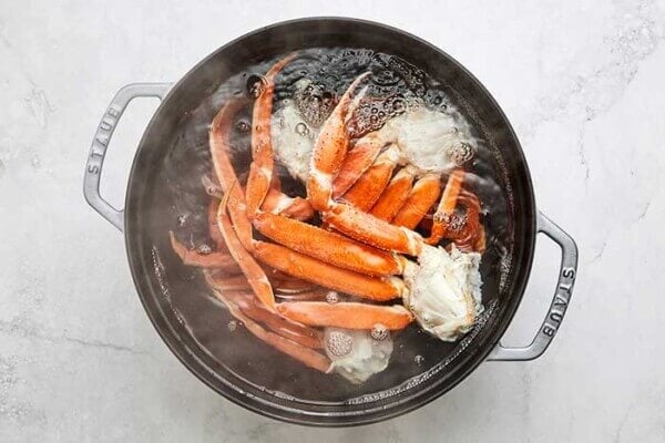 Boiled crab legs