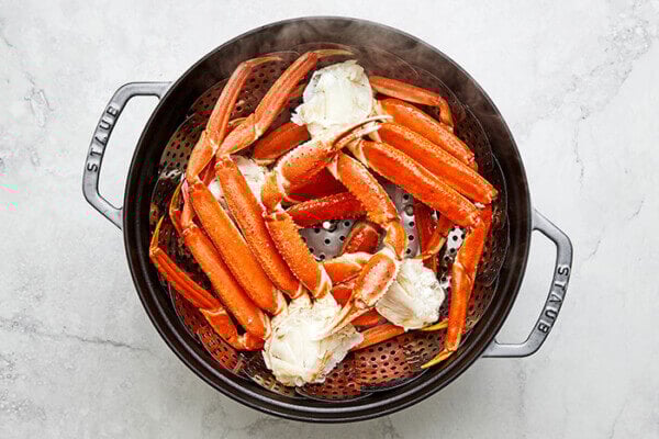 Steamed crab legs