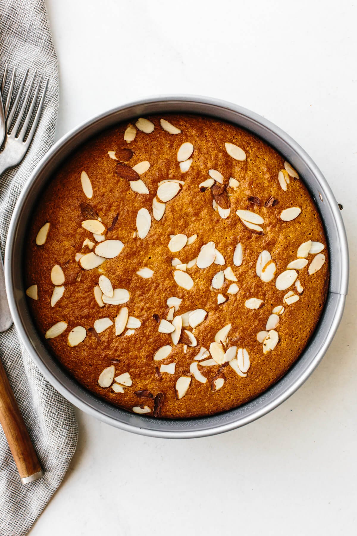 Baked almond cake