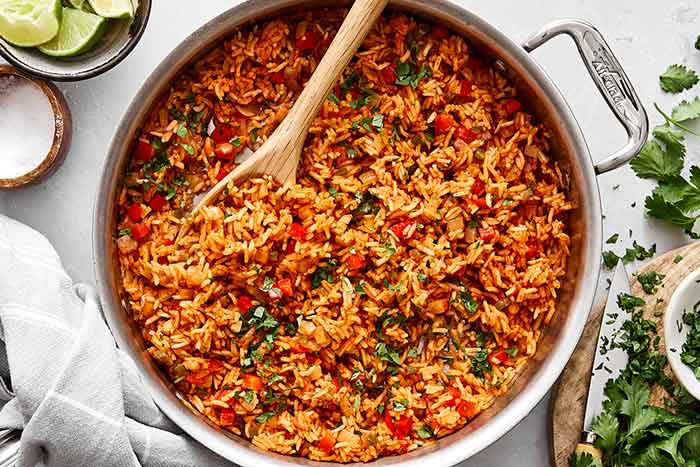 How to make Mexican rice in a pan.