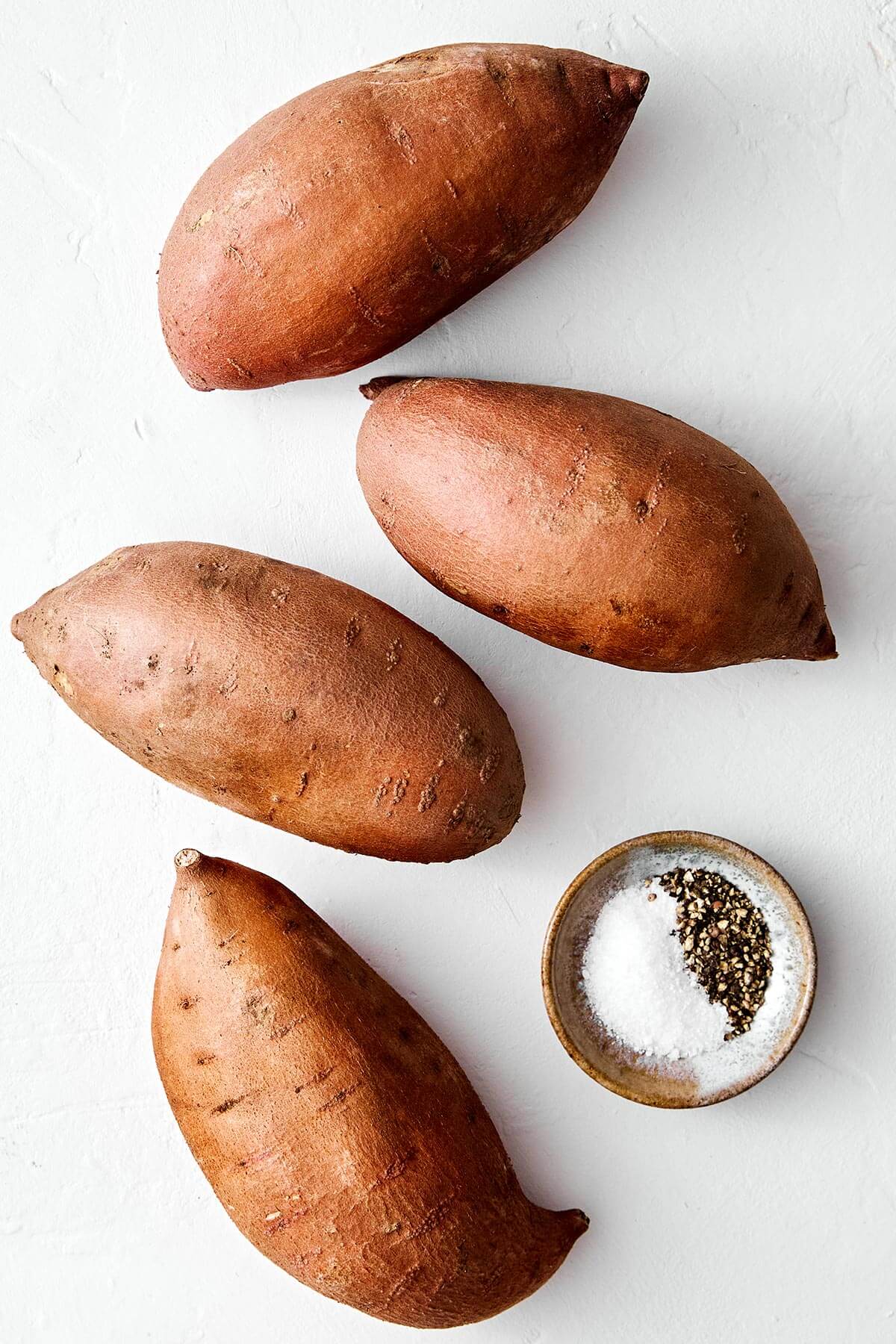 Baked sweet potato ingredients.