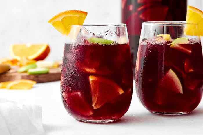 How to make red sangria.