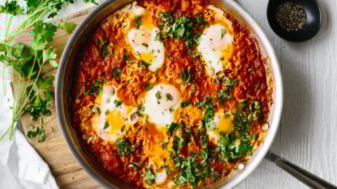 Shakshuka Recipe (Easy &amp; Traditional)