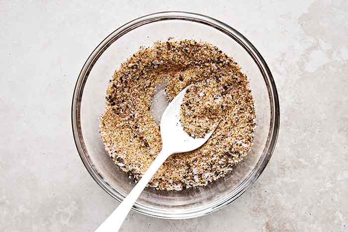 Dry rub for chicken in a bowl.