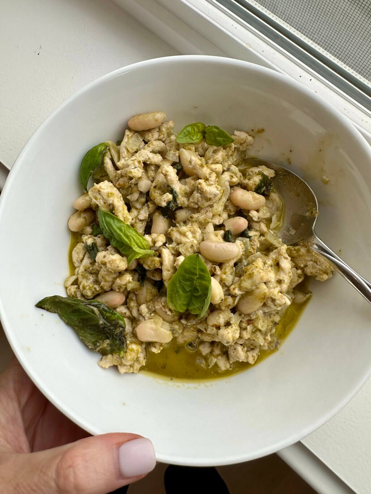 Pesto ground turkey recipe in a bowl.