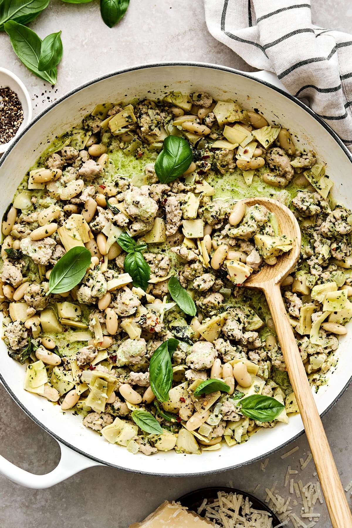 Ground turkey skillet with basil pesto.