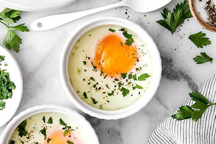 How to make baked eggs.