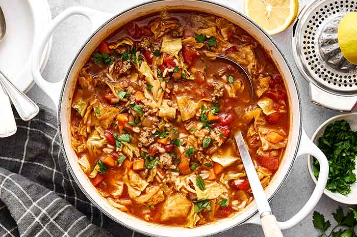 How to make cabbage roll soup.