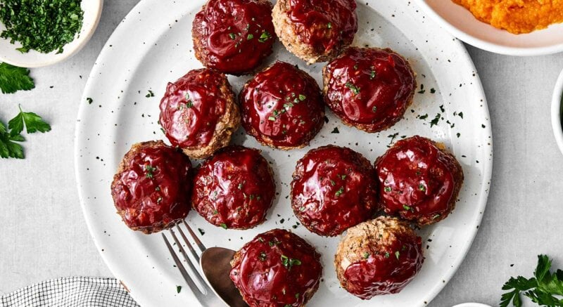 Mini meatloaf muffins recipe.
